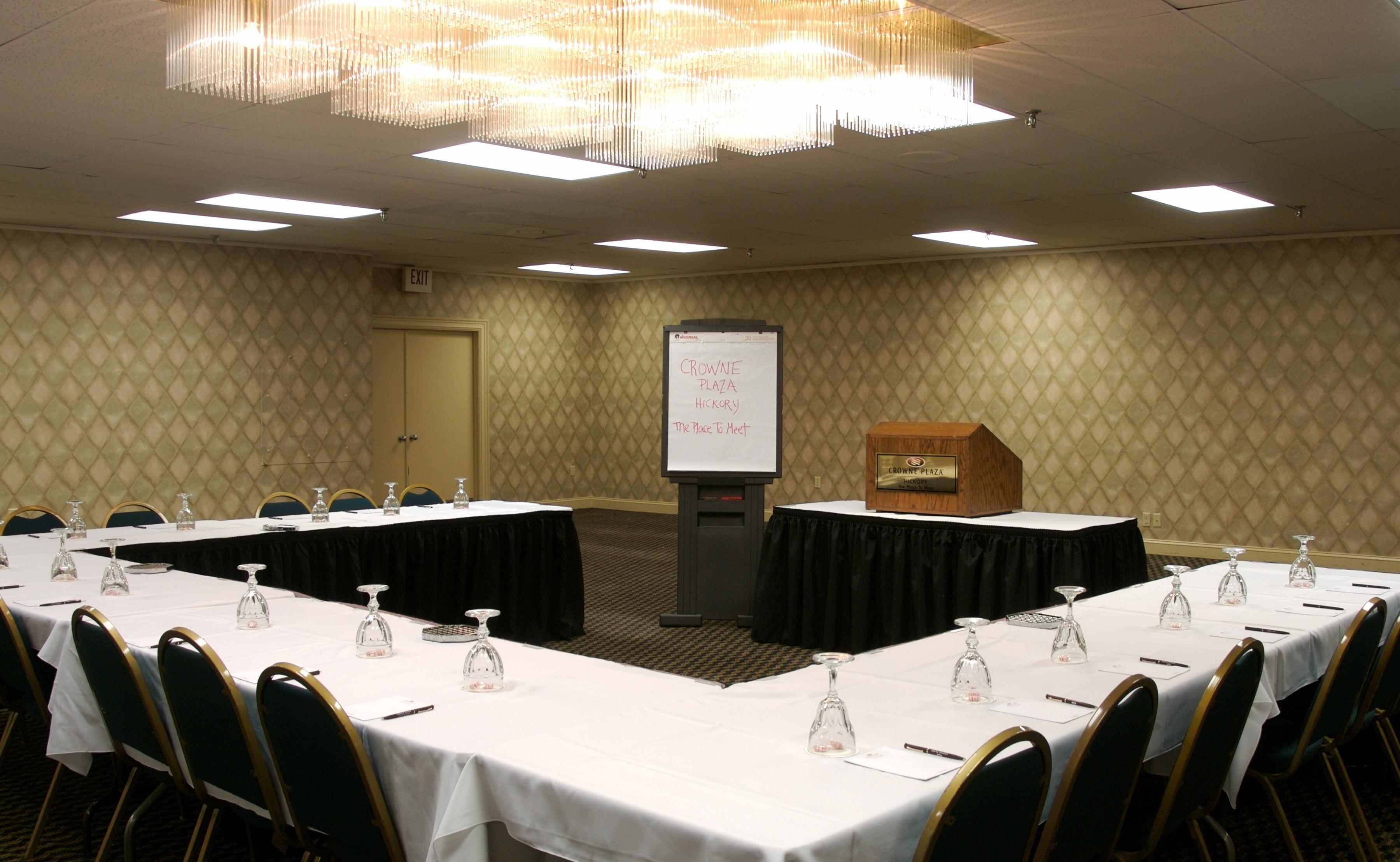 Crowne Plaza By Ihg 4*
