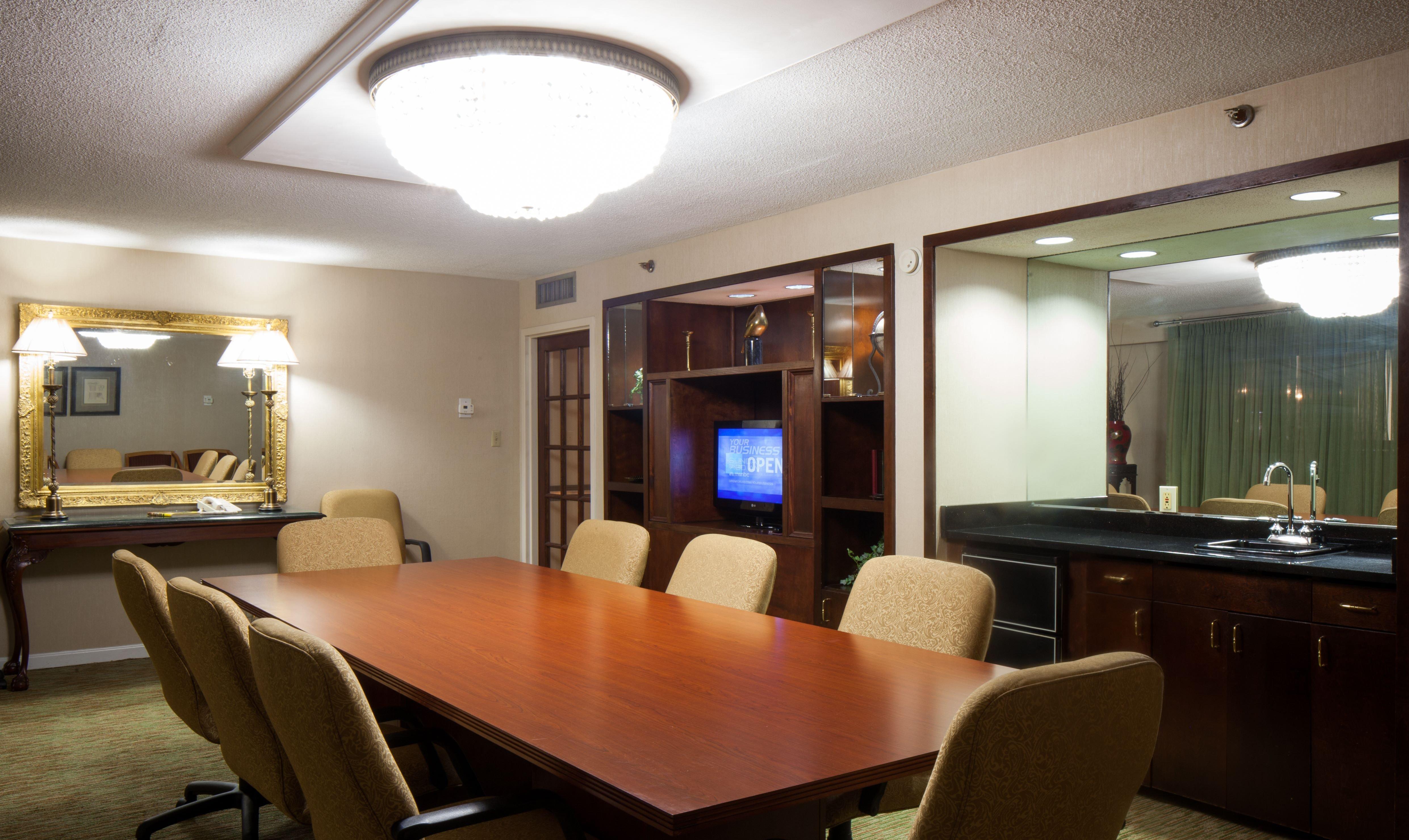 Hotel Crowne Plaza By Ihg 4*