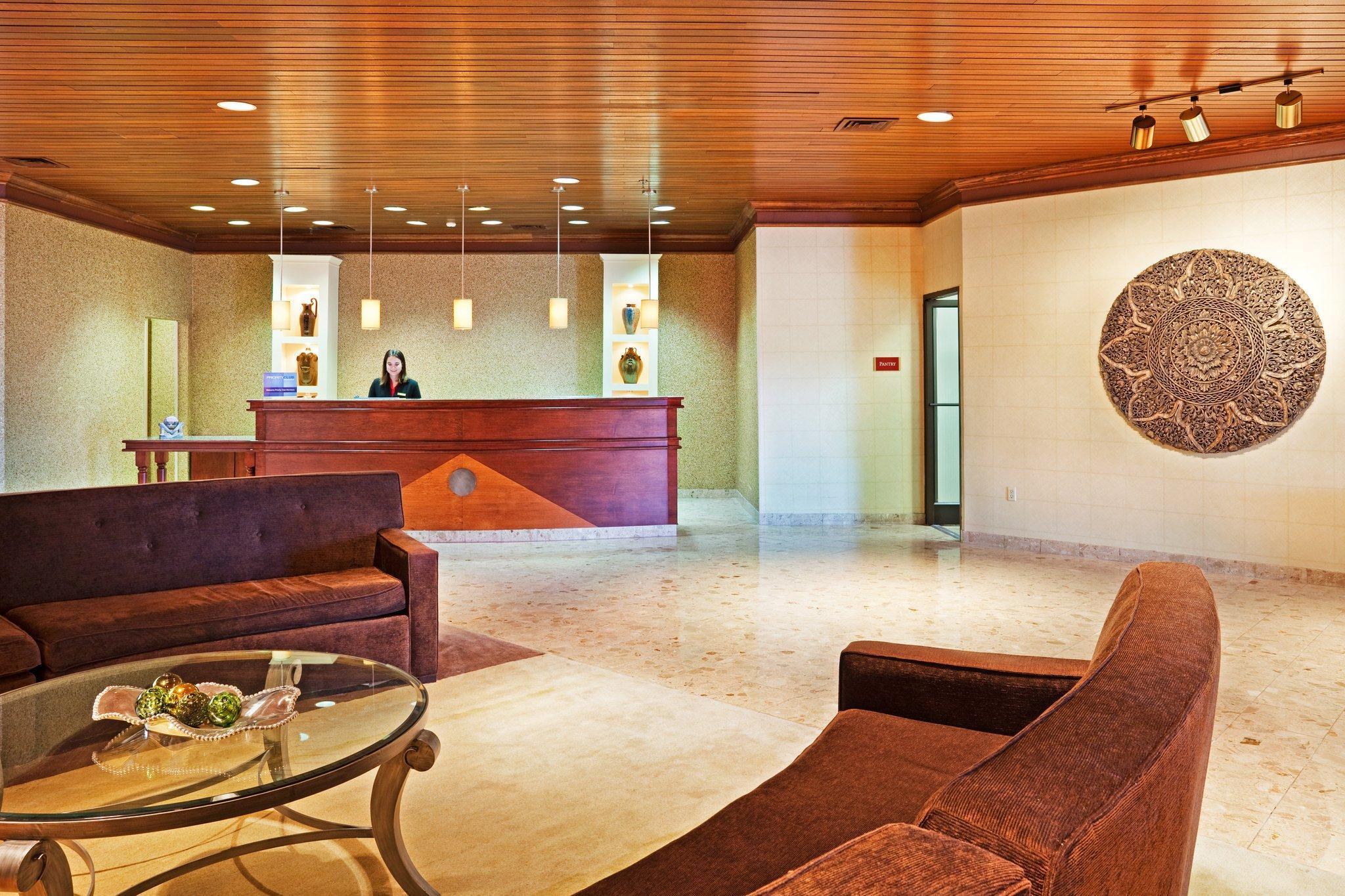 Crowne Plaza By Ihg Hotel Hickory