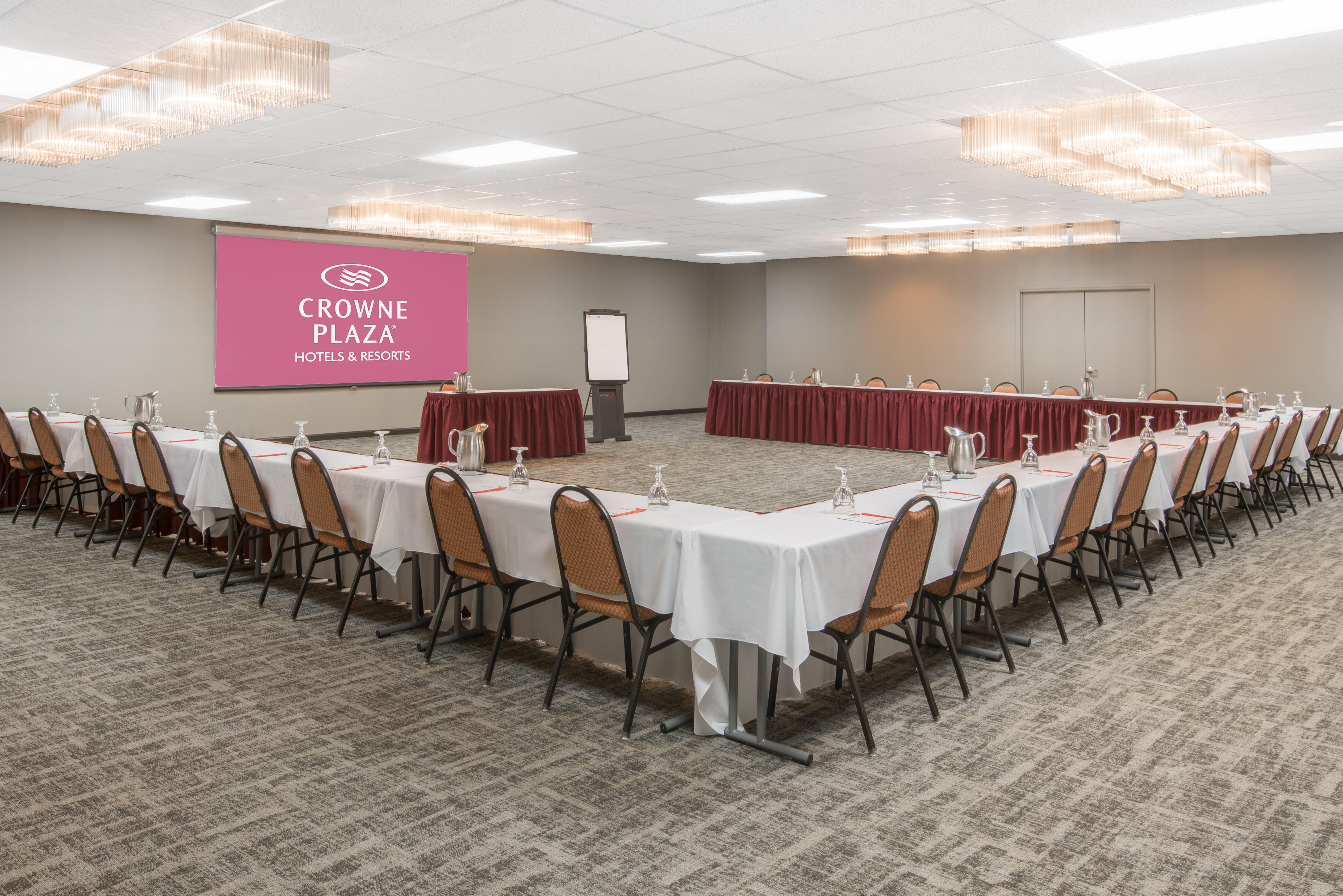 Hotel Crowne Plaza By Ihg 4*